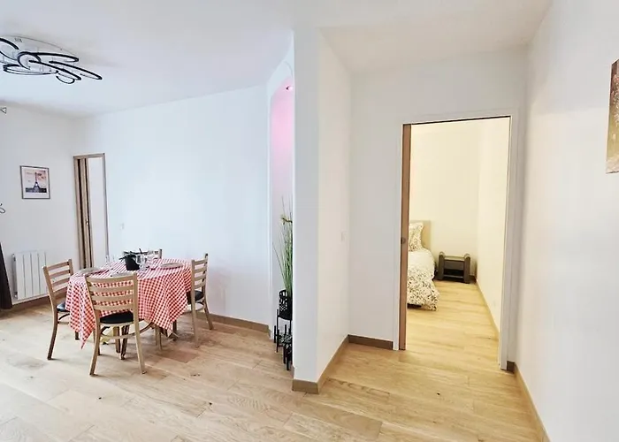 With Parking Free Appartement *
