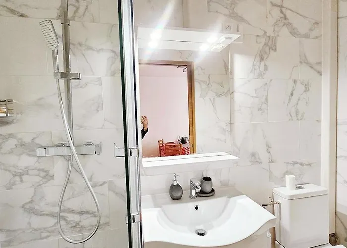 Appartement With Parking Free Paris