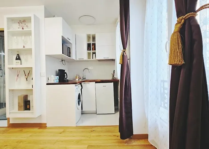 Apartment With Parking Free