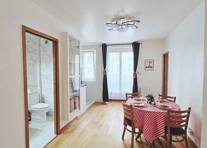 Apartment With Parking Free Paris